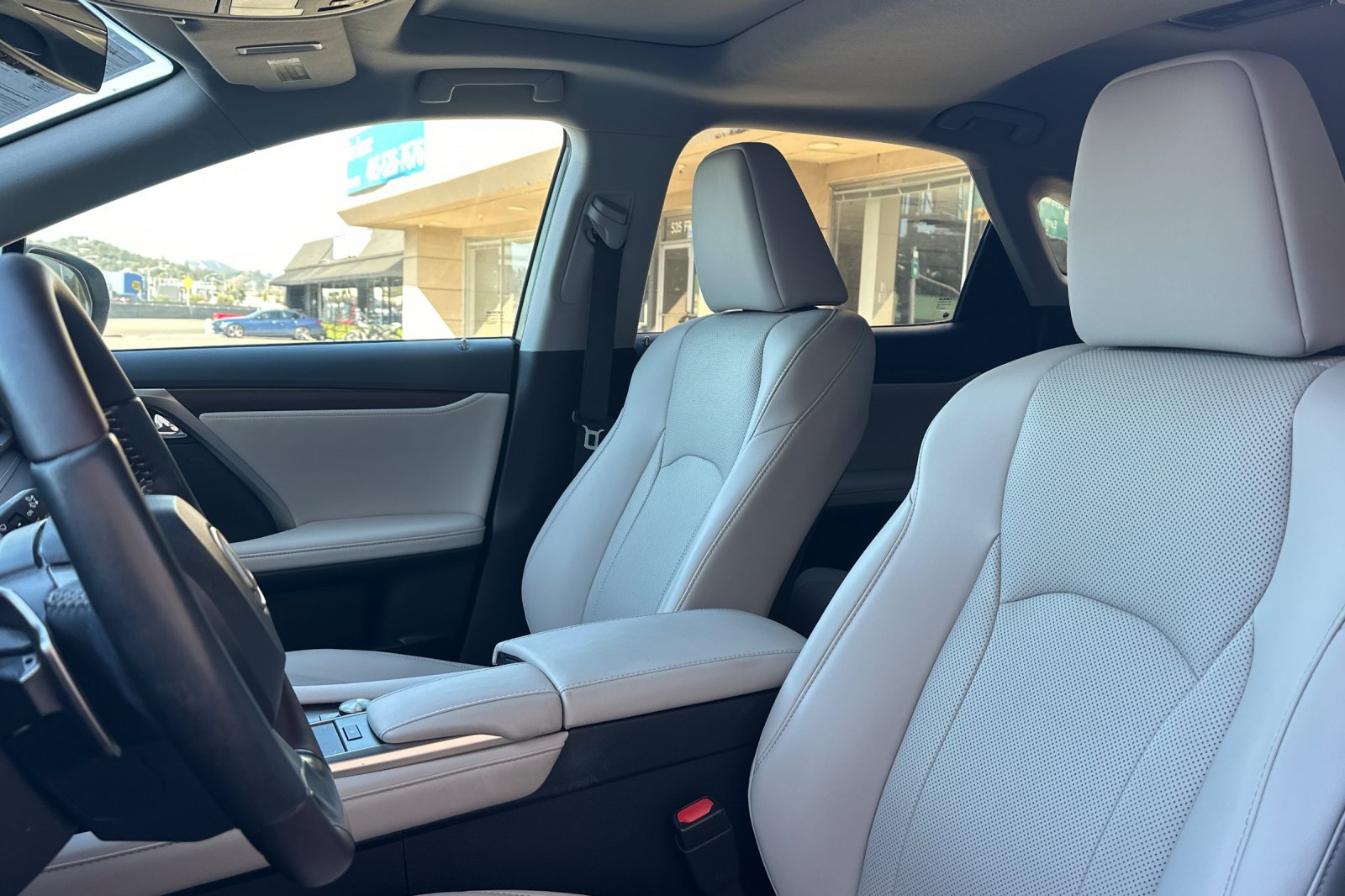 Used 2020 Lexus RX 450h AWD w/ Premium Package image 29