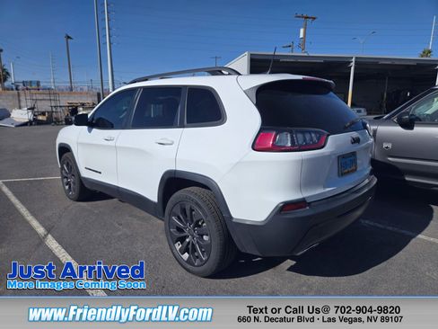 Used 2021 Jeep Cherokee Latitude Lux 80th Anniv w/ Quick Order Package 2YU 80th image 3