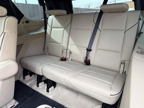 Used 2021 Cadillac Escalade Premium Luxury image 24