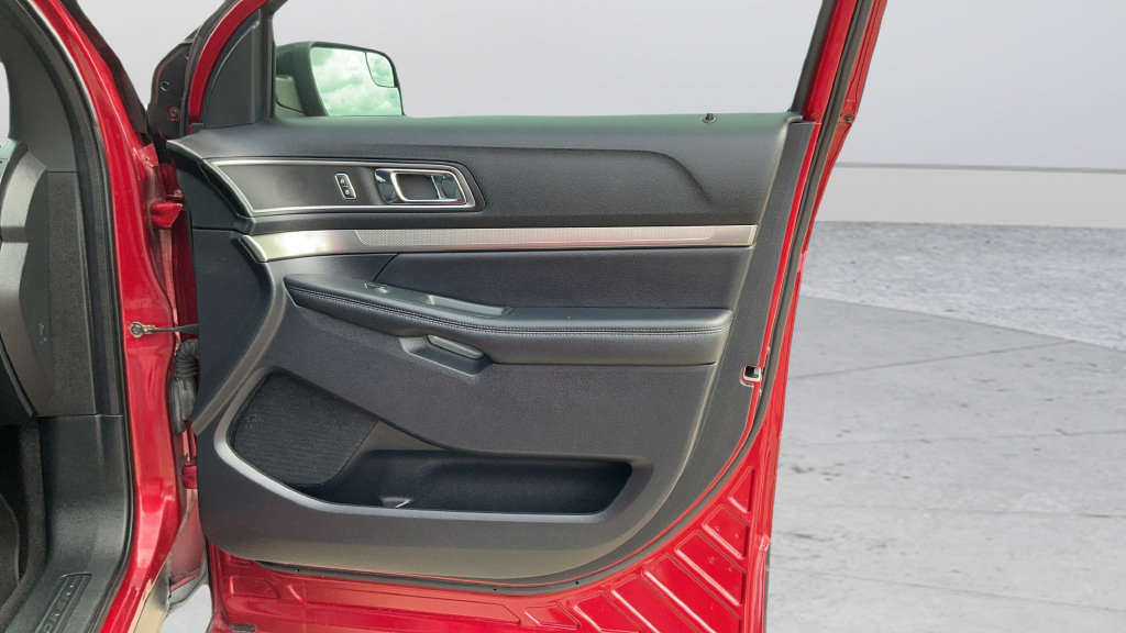 Used 2019 Ford Explorer XLT FWD image 20