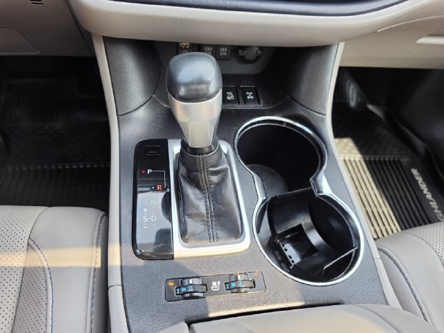 Used 2018 Toyota Highlander Limited AWD/4WD image 38