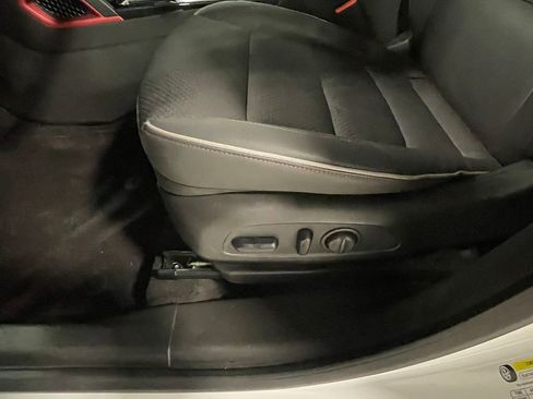 Used 2023 Chevrolet TrailBlazer RS image 22