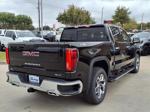 New 2026 GMC Sierra 1500 SLT image 3
