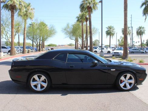Used 2009 Dodge Challenger SRT8 RWD image 6