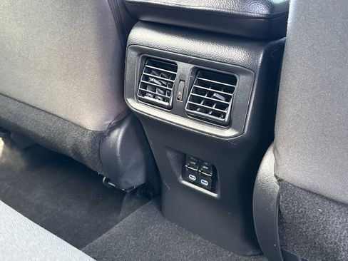 Used 2022 Toyota RAV4 XLE w/ Convenience Package AWD/4WD image 18