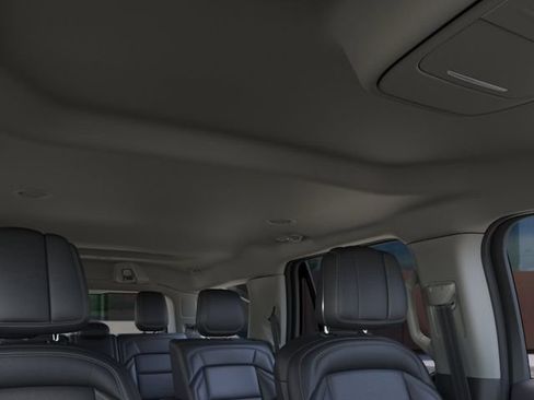 New 2026 Lincoln Navigator Premiere AWD/4WD image 22