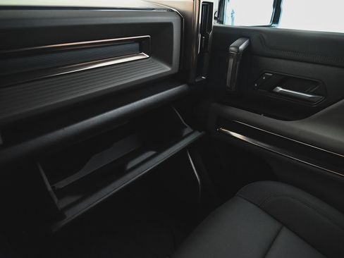 Used 2024 GMC Hummer EV 2X AWD/4WD image 17