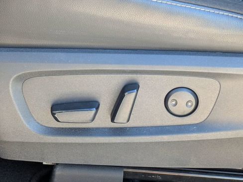Used 2024 Nissan Pathfinder SL AWD/4WD image 14