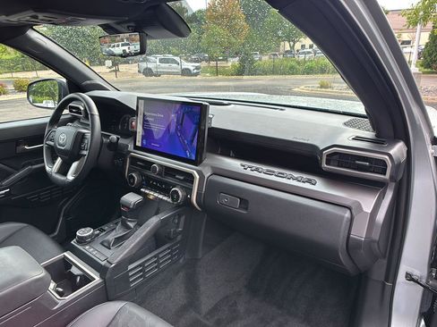 Used 2024 Toyota Tacoma TRD Off-Road w/ TRD Off Road Premium Package AWD/4WD image 22