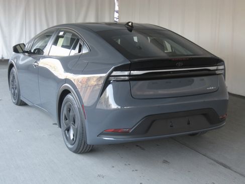 New 2026 Toyota Prius SE image 6