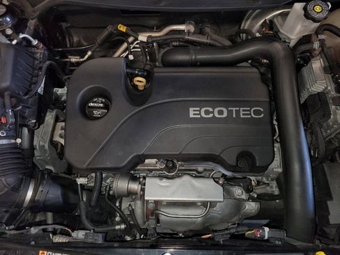 Used 2019 Chevrolet Equinox LS FWD image 30