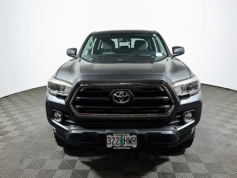 Used 2016 Toyota Tacoma SR5 w/ SR5 Appearance Package (SN) RWD image 2