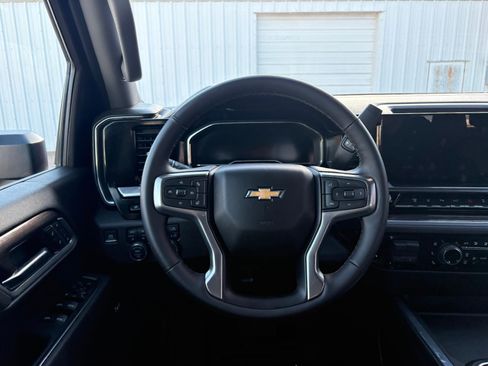 Used 2025 Chevrolet Silverado 3500 LTZ w/ LTZ Premium Package image 10