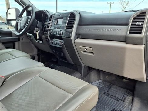 Used 2019 Ford F550 XL image 6