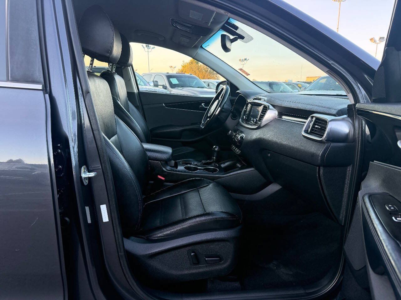 Used 2018 Kia Sorento EX FWD image 14