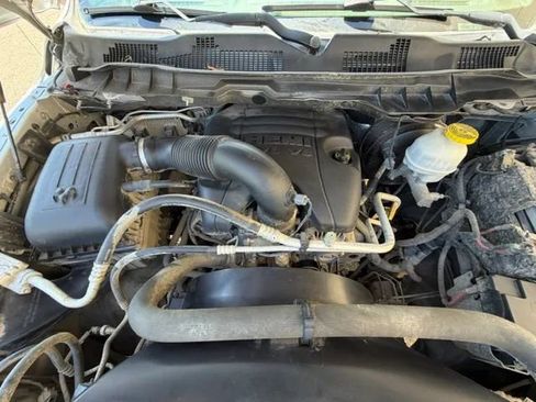 Used 2017 RAM 1500 Classic SLT AWD/4WD image 39