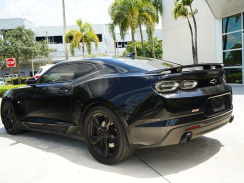 Used 2020 Chevrolet Camaro SS RWD image 9