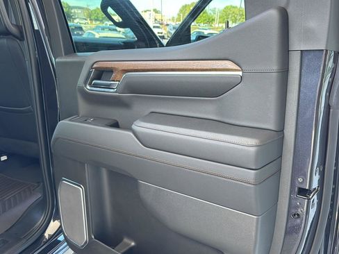 Used 2023 Chevrolet Silverado 1500 High Country w/ Technology Package image 13