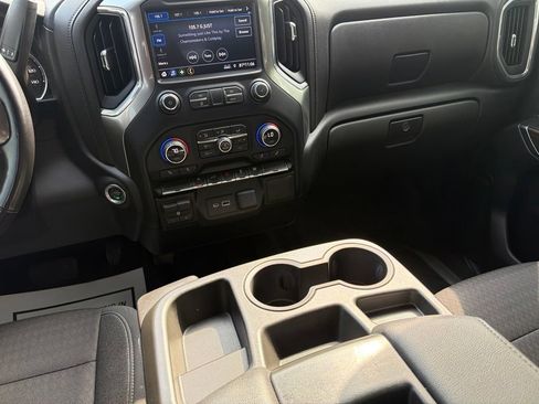 Used 2021 Chevrolet Silverado 1500 LT w/ Bed Protection Package AWD/4WD image 15