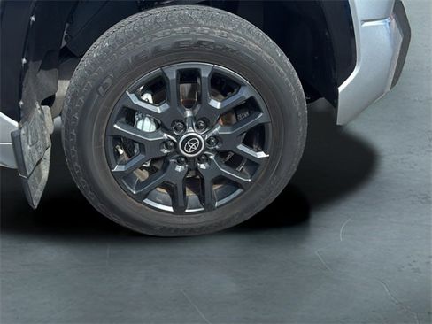 Used 2024 Toyota Tundra Platinum image 9