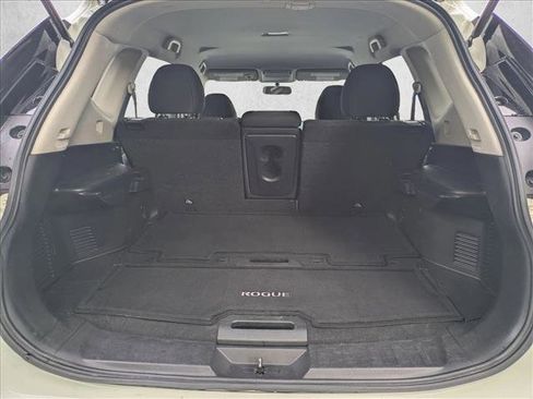 Used 2017 Nissan Rogue S image 17