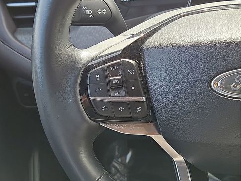 Used 2025 Ford Explorer Platinum w/ LUX Leather Package image 18