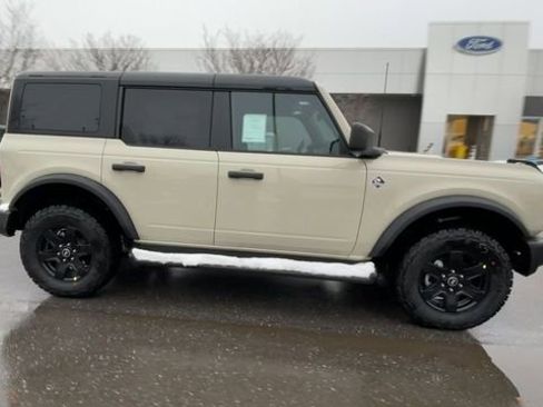 New 2025 Ford Bronco Outer Banks w/ Black Appearance Package image 9