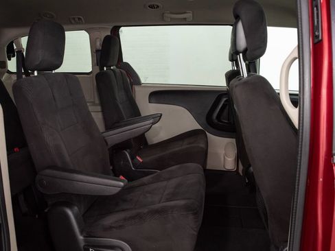 Used 2014 Dodge Grand Caravan SE w/ Quick Order Package 29E SE FWD image 17