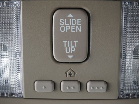 Used 2008 Toyota 4Runner SR5 AWD/4WD image 18
