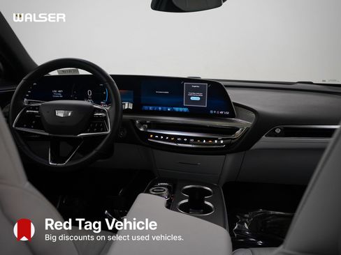 Used 2024 Cadillac Lyriq Sport image 12