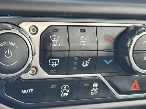 Used 2020 Jeep Gladiator Sport w/ Quick Order Package 24S image 11