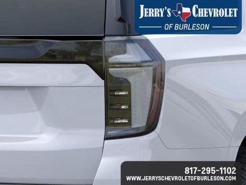 New 2026 Chevrolet Suburban High Country AWD/4WD image 13