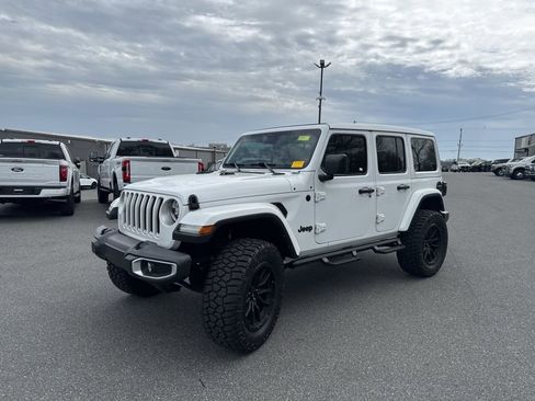 Used 2022 Jeep Wrangler Unlimited Sahara w/ LED Lighting Group image 3