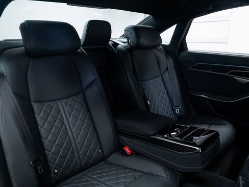 Used 2025 Audi S8 image 25