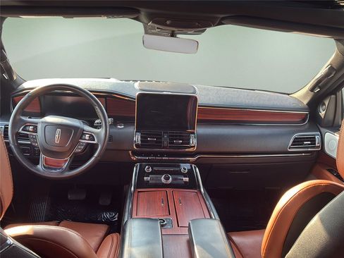 Used 2021 Lincoln Navigator L Reserve w/ Luxury Package image 24