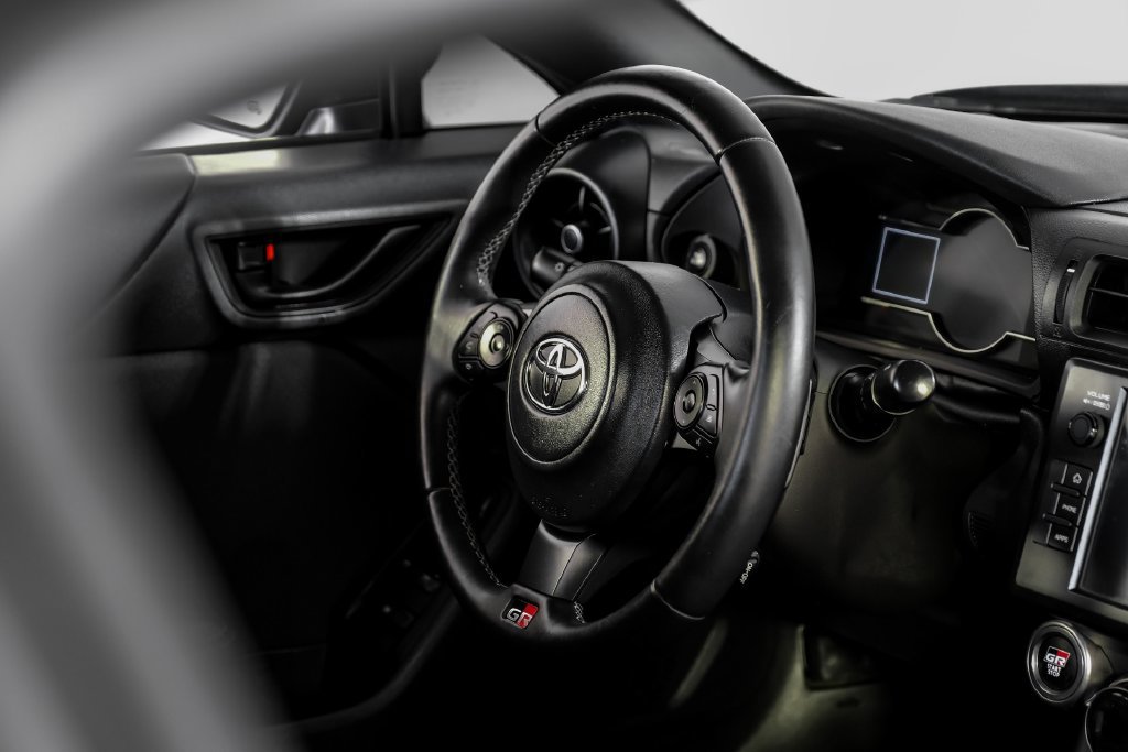 Used 2024 Toyota GR86 RWD image 10