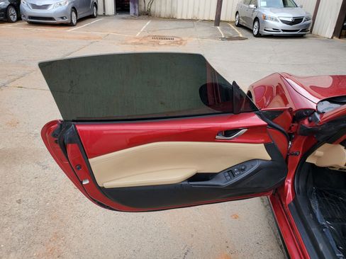 Used 2017 MAZDA MX-5 Miata RF Grand Touring RWD image 18