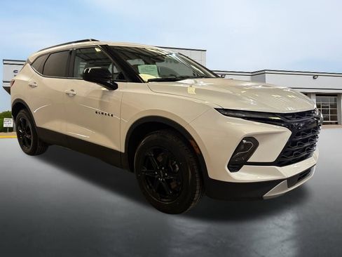 Used 2023 Chevrolet Blazer LT w/ Midnight/Sport Edition image 7