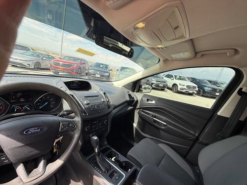Used 2017 Ford Escape SE w/ SE Cold Weather Package FWD image 12