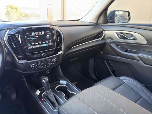 Used 2019 Chevrolet Traverse LT w/ LPO, Floor Liner Package FWD image 28