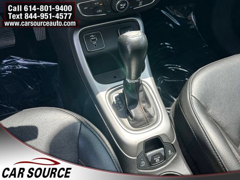 Used 2020 Jeep Compass Latitude FWD image 19