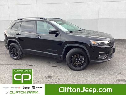 Used 2023 Jeep Cherokee Altitude Lux