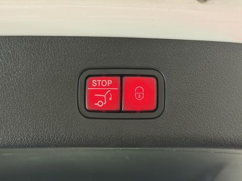 Used 2023 Mercedes-Benz GLC 300 4MATIC image 13