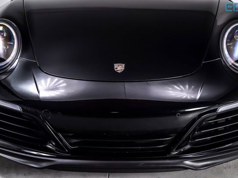 Used 2018 Porsche 911 Carrera S image 9