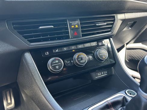 Used 2024 Volkswagen Jetta GLI 40th Anniversary Edition FWD image 23