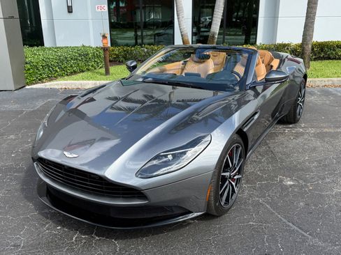 Used 2019 Aston Martin DB11 Volante image 5