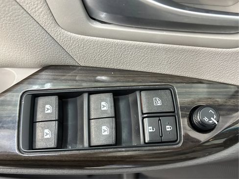 Used 2015 Toyota Sienna XLE w/ XLE Navigation Package AWD/4WD image 41