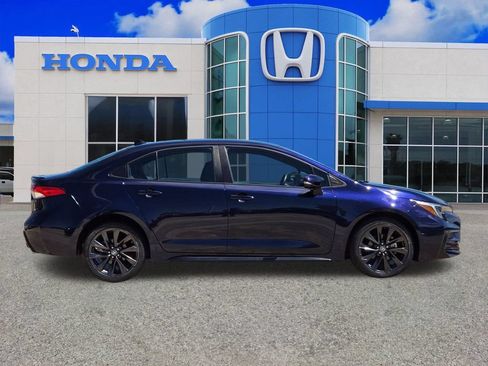 Used 2023 Toyota Corolla SE FWD image 2