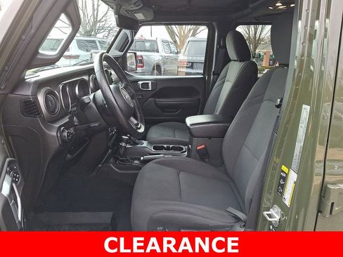 Used 2022 Jeep Gladiator Willys image 14
