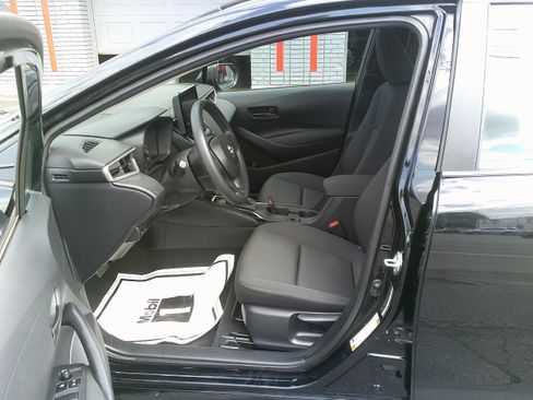 Used 2024 Toyota Corolla LE FWD image 12